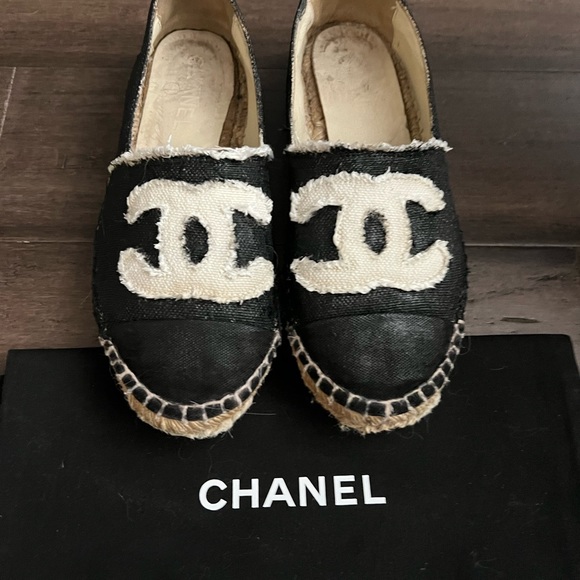 CHANEL Shoes - ❤️🔥FLASHSALE!!! Chanel CC Espadrilles Flats Black Size 38 Dust Bag